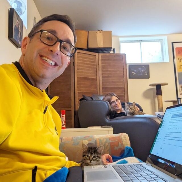 This weekend has been spent reading, writing, and grading. Team Tabby has been instrumental in keeping us on task. 

#studybuddies 
#cokittens 
#catsofinstagram 
#proflife
#gradschool